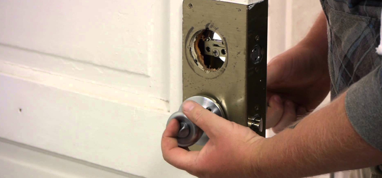 Home Lock Change in Avenal